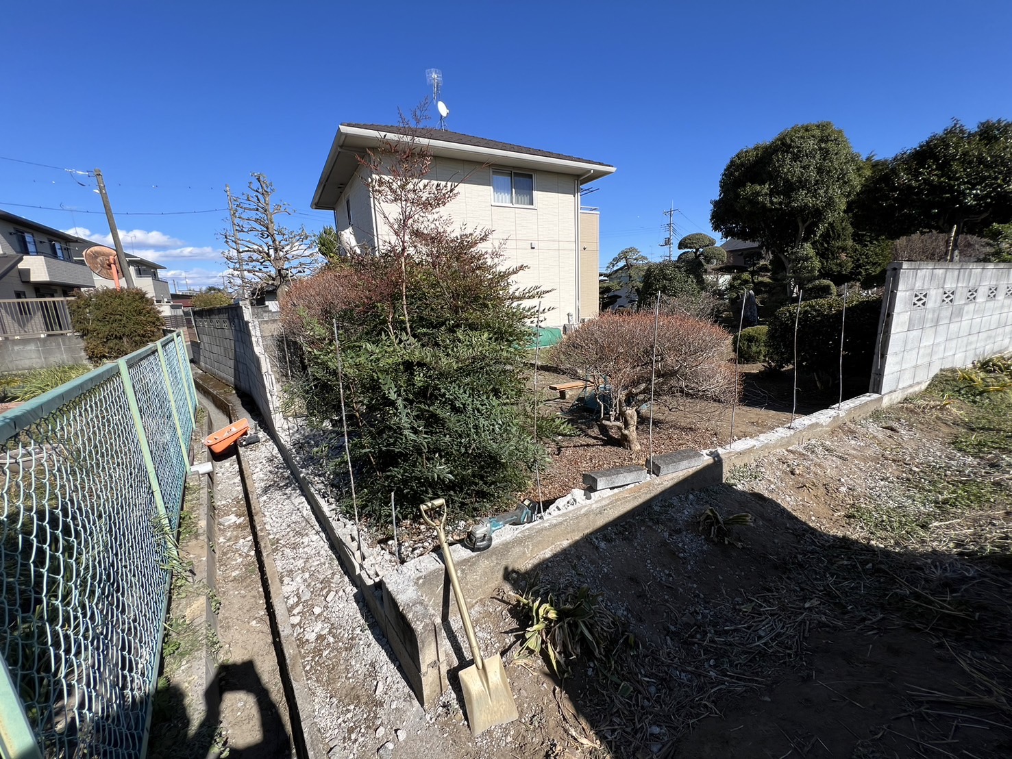 埼玉県熊谷市　K様邸　ブロック塀解体とフェンス新設のご依頼をいただきました！