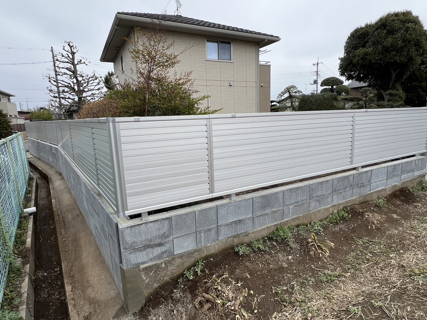 埼玉県熊谷市　K様邸　ブロック塀解体とフェンス新設工事の続き
