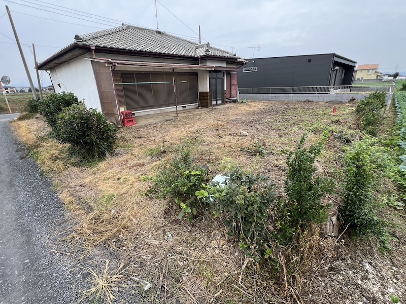 埼玉県熊谷市　K様邸｜低木の撤去と草刈りを実施いたしました
