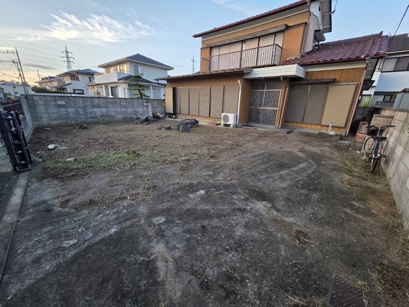 埼玉県熊谷市 F様邸｜樹木の撤去と雑草の除去を実施しました！