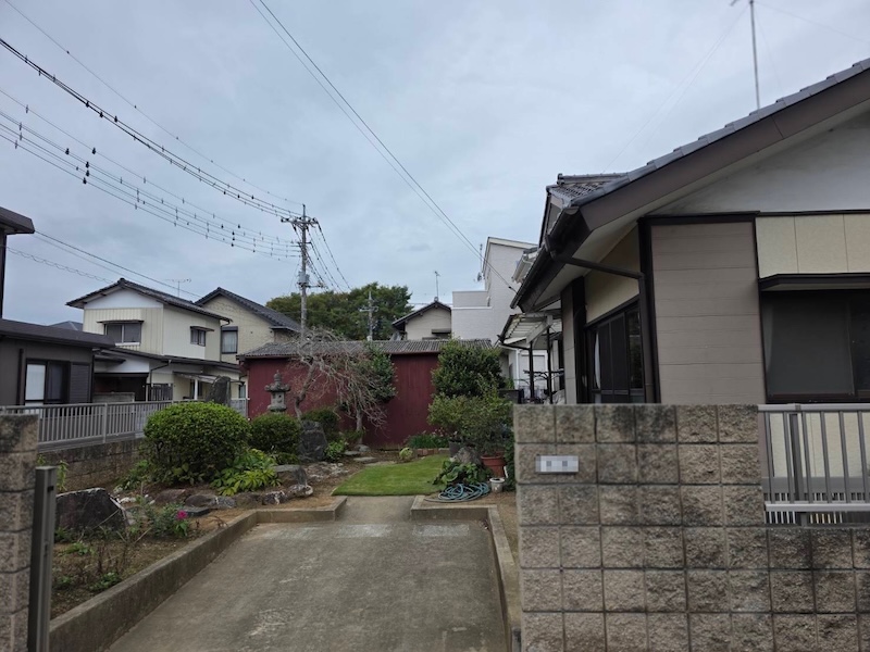 越境する松の木を撤去しました｜埼玉県熊谷市 K様邸