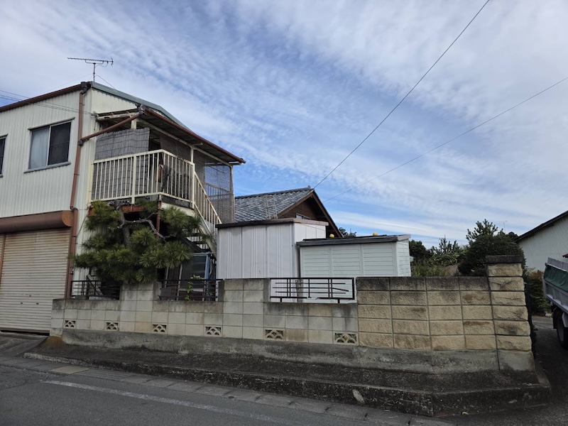 高く伸びた2本の庭木を伐採しました！伸びっぱなしにする危険性について｜埼玉県熊谷市 H様邸